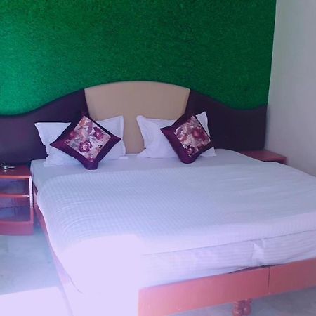 Paradise Hotel For Couples Mount Abu Exterior photo