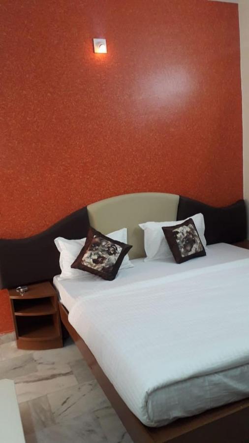 Paradise Hotel For Couples Mount Abu Exterior photo