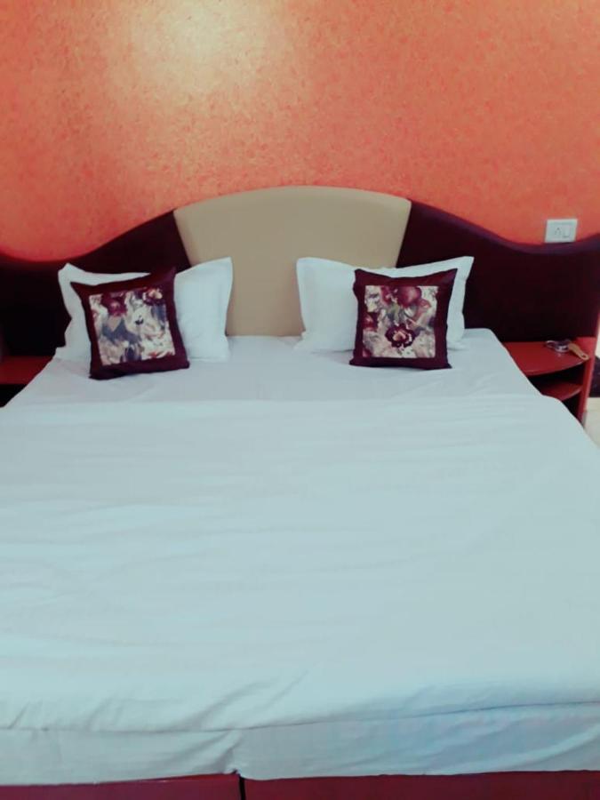 Paradise Hotel For Couples Mount Abu Exterior photo